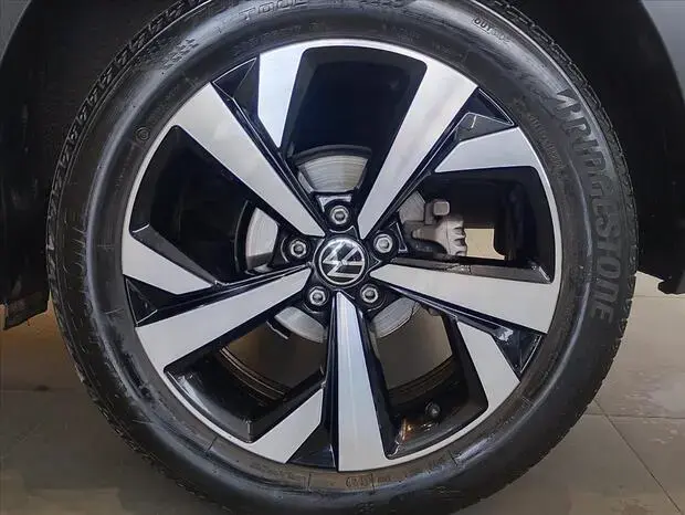 Volkswagen NIVUS 1.0 200 TSI TOTAL FLEX HIGHLINE AUTOMÁTICO