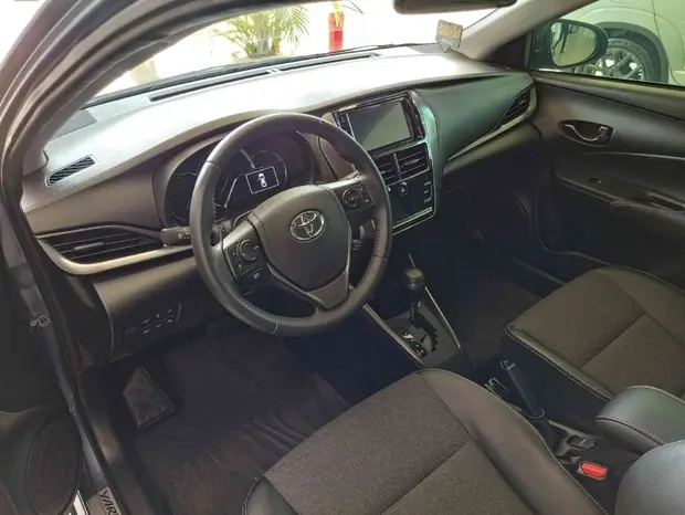 Toyota YARIS 1.5 16V FLEX SEDAN XS CONNECT MULTIDRIVE