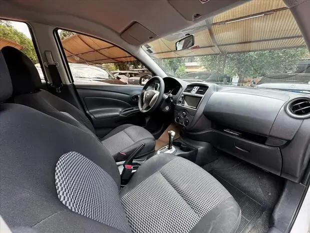 Nissan VERSA 1.6 16V FLEXSTART V-DRIVE SPECIAL EDITION XTRONIC