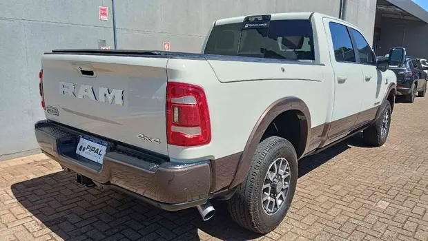 Ram 3500 6.7 I6 TURBO DIESEL LIMITED LONGHORN CD 4X4 AUTOMÁTICO