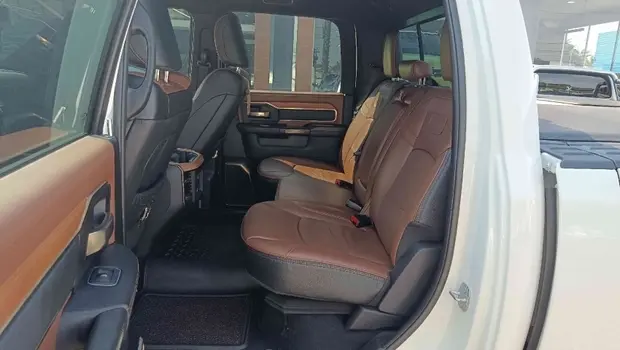 Ram 3500 6.7 I6 TURBO DIESEL LIMITED LONGHORN CD 4X4 AUTOMÁTICO