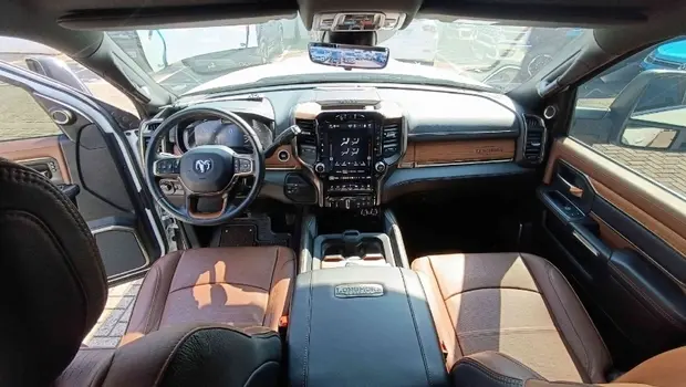 Ram 3500 6.7 I6 TURBO DIESEL LIMITED LONGHORN CD 4X4 AUTOMÁTICO