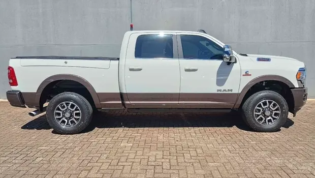 Ram 3500 6.7 I6 TURBO DIESEL LIMITED LONGHORN CD 4X4 AUTOMÁTICO