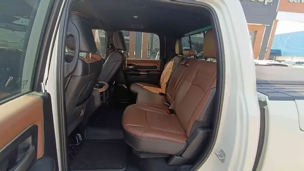 Ram 3500 6.7 I6 TURBO DIESEL LIMITED LONGHORN CD 4X4 AUTOMÁTICO