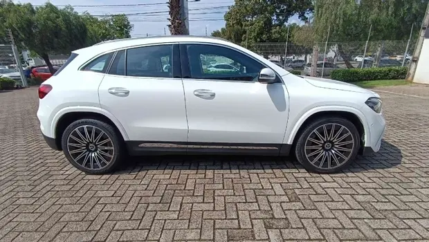 Mercedes Benz GLA 200 1.3 MHEV AMG LINE 7G-DCT