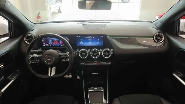 Mercedes Benz GLA 200 1.3 MHEV AMG LINE 7G-DCT
