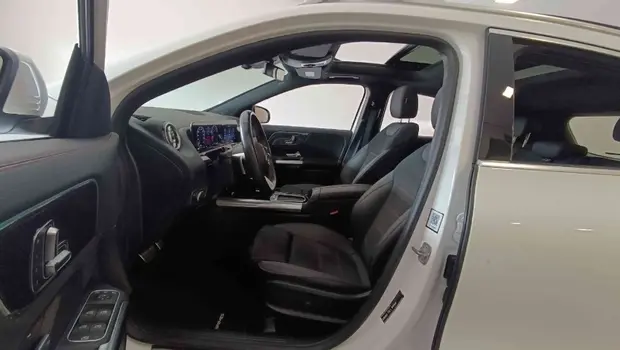 Mercedes Benz GLA 200 1.3 MHEV AMG LINE 7G-DCT
