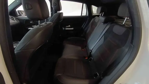 Mercedes Benz GLA 200 1.3 MHEV AMG LINE 7G-DCT