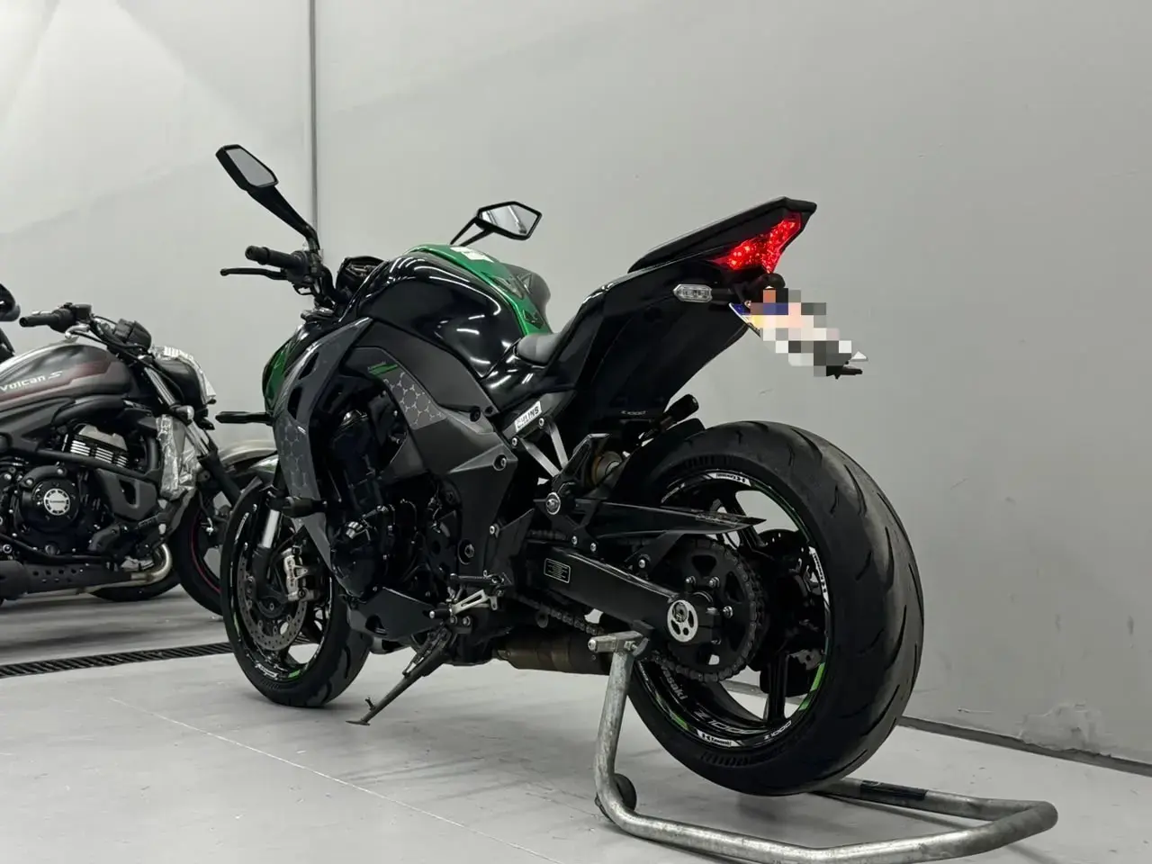 galeria Z 1000 R Edition