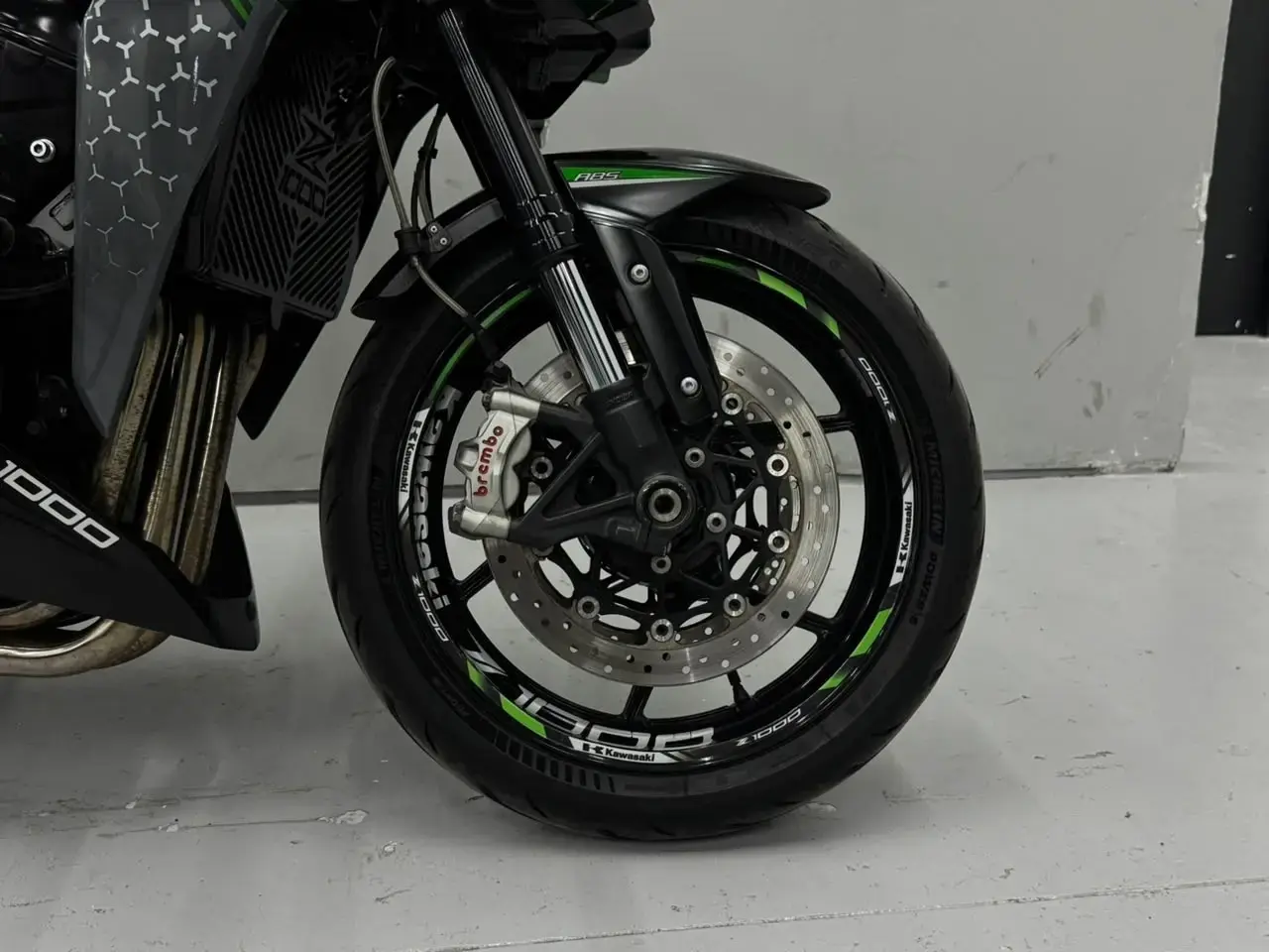 galeria Z 1000 R Edition