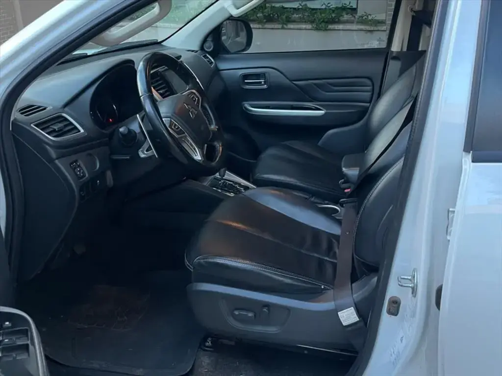 galeria L200 TRITON