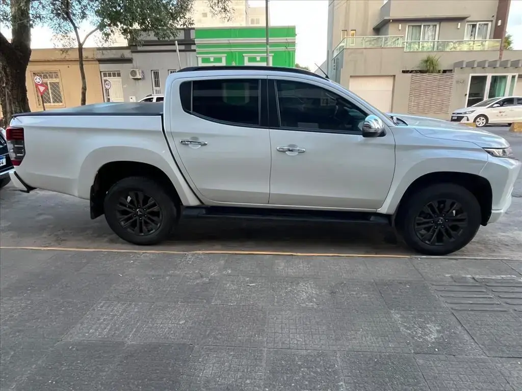 galeria L200 TRITON