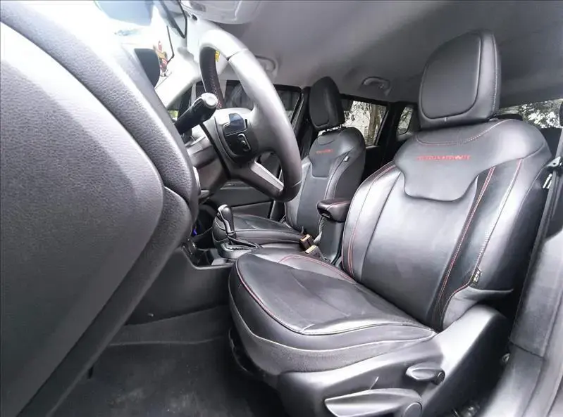 galeria RENEGADE