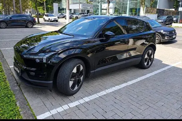 Volvo EX30 Core E60