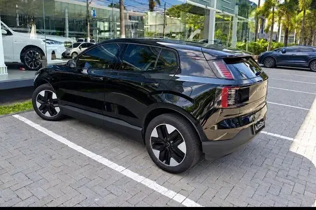 Volvo EX30 Core E60