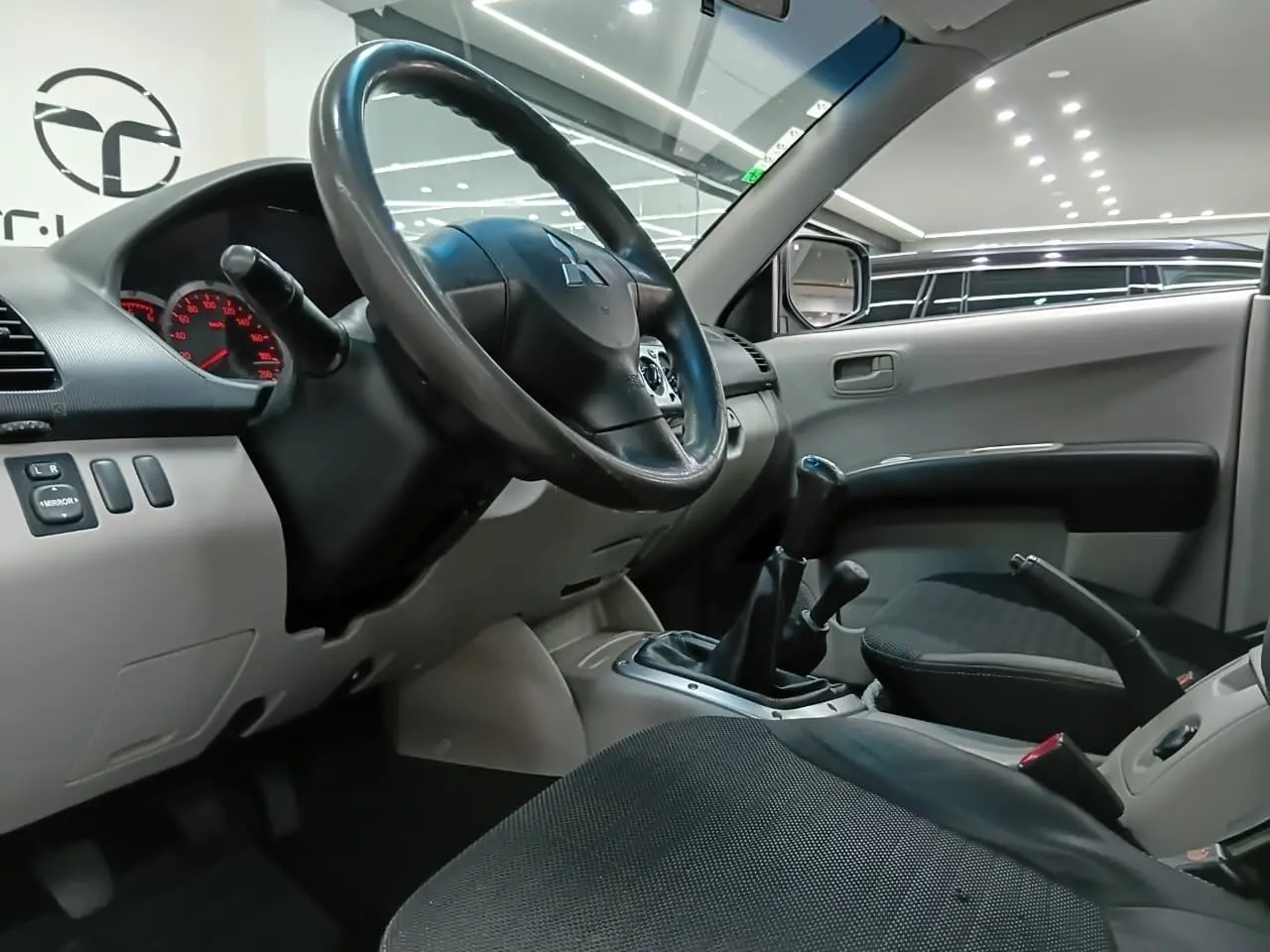 galeria L200 TRITON