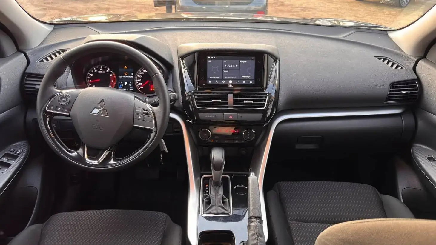 galeria MITSUBISHI ECLIPSE CROSS RUSH
