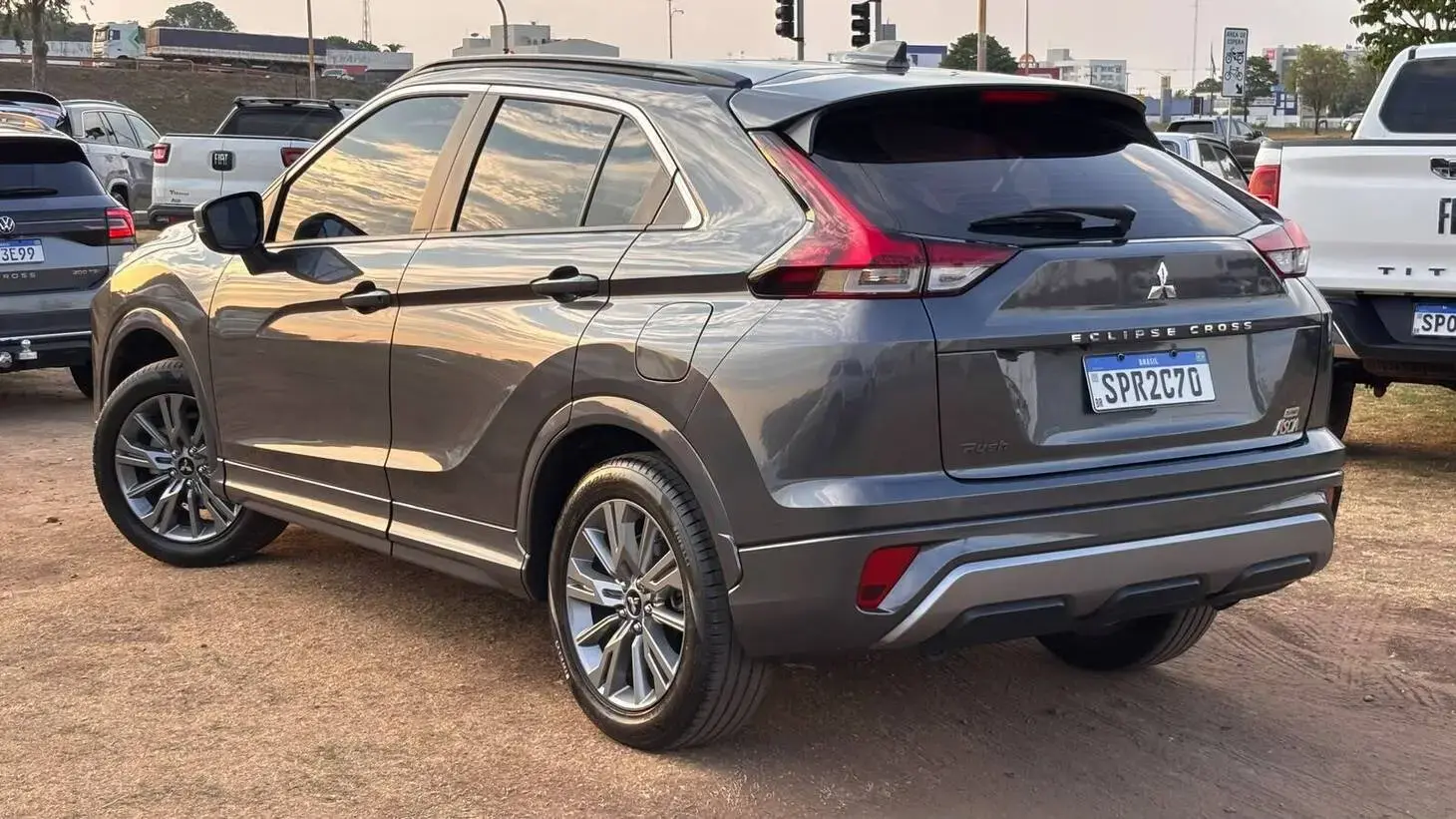 galeria MITSUBISHI ECLIPSE CROSS RUSH
