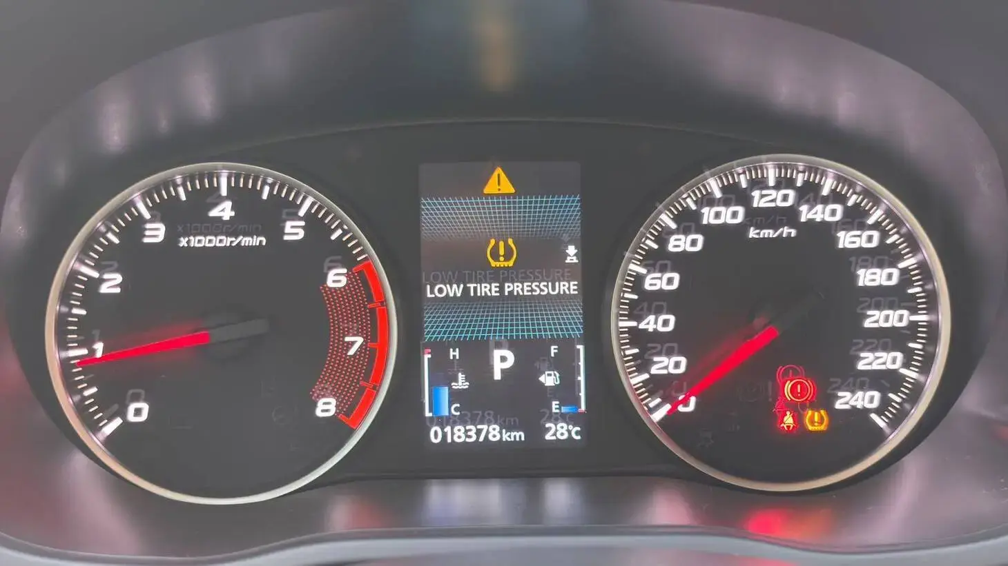galeria MITSUBISHI ECLIPSE CROSS RUSH