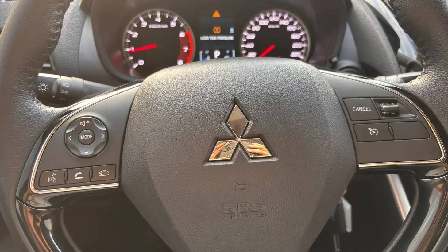 galeria MITSUBISHI ECLIPSE CROSS RUSH