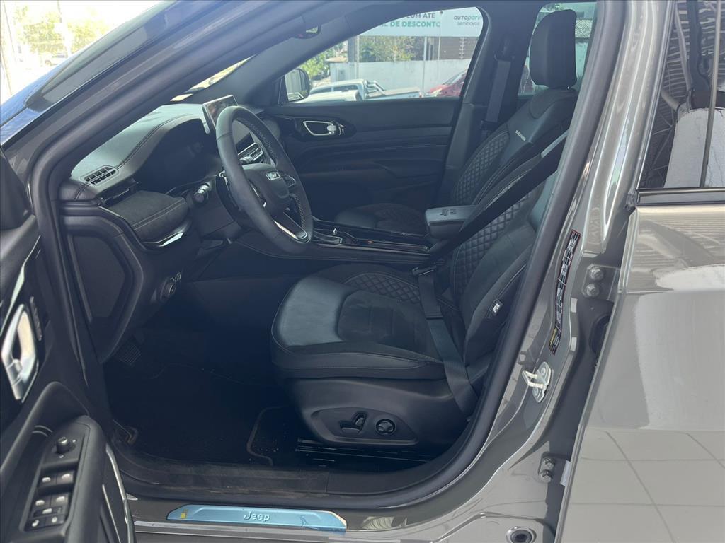 Jeep COMMANDER