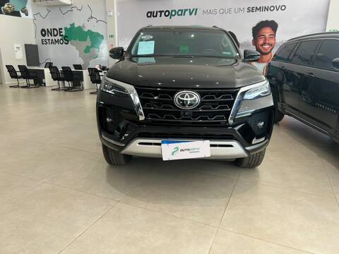 Toyota HILUX SW4