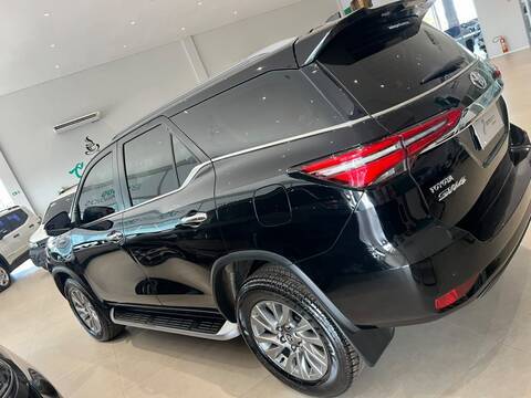 Toyota HILUX SW4