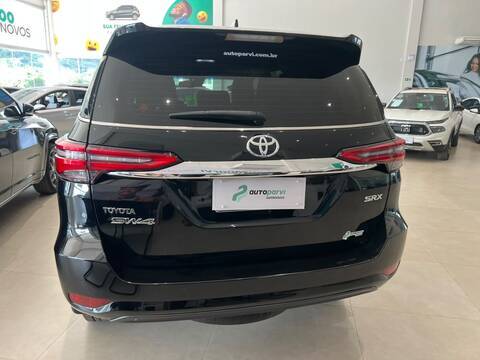 Toyota HILUX SW4