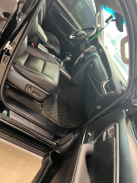 Toyota HILUX SW4