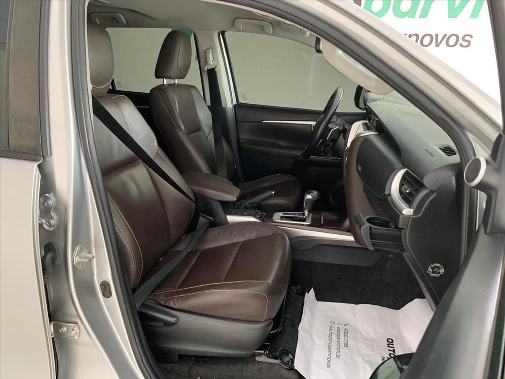 Toyota HILUX SW4