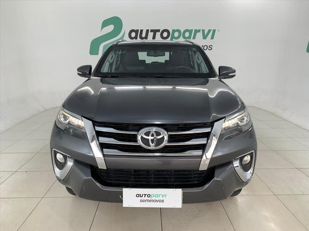 Toyota HILUX SW4