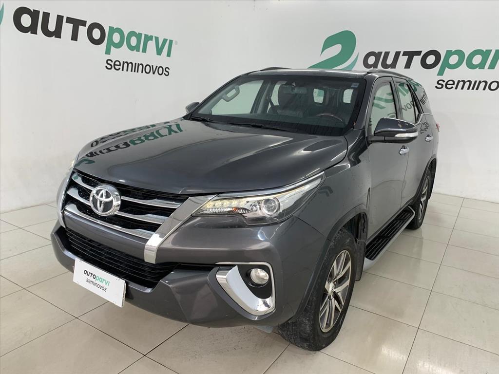 Toyota HILUX SW4