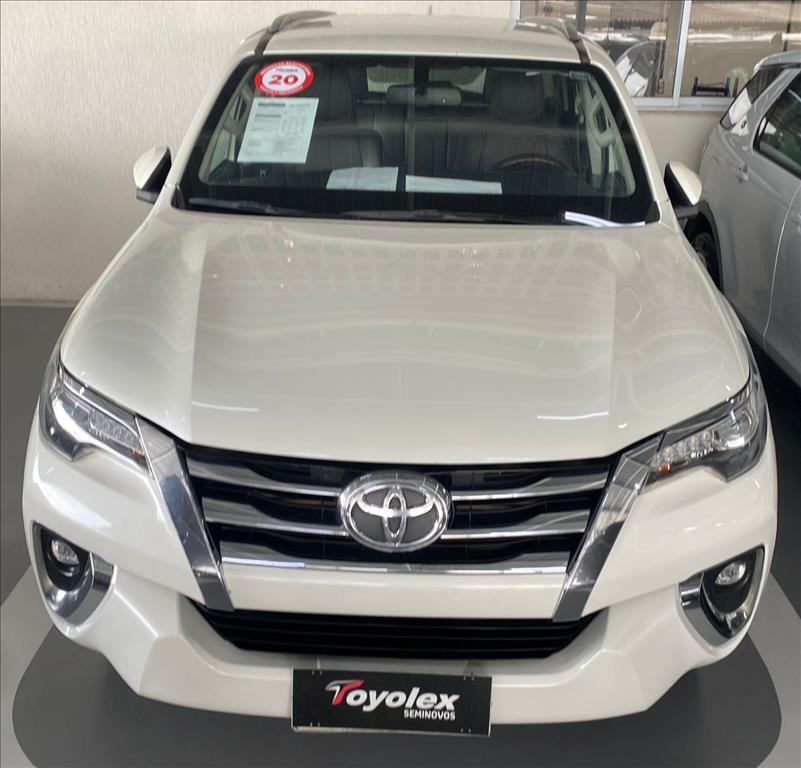 Toyota HILUX SW4