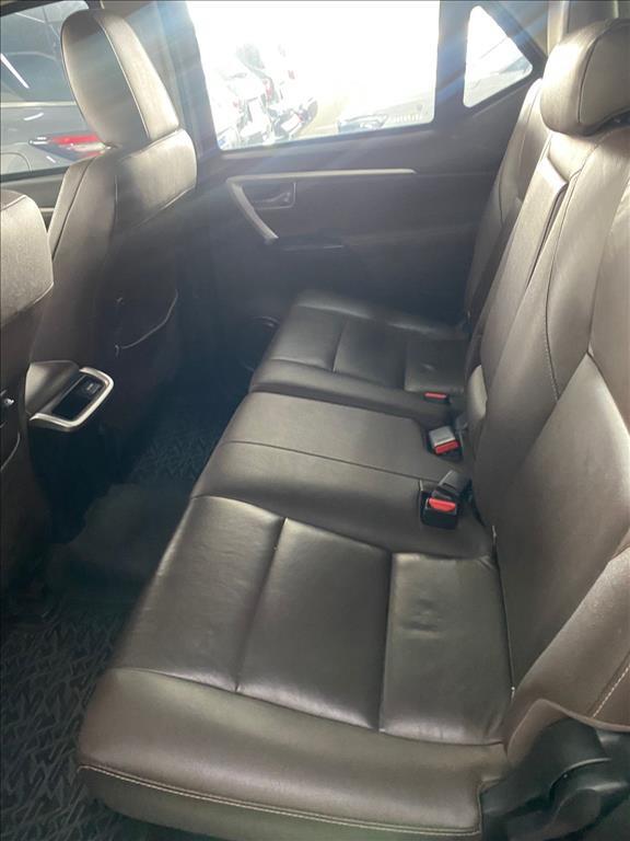 Toyota HILUX SW4