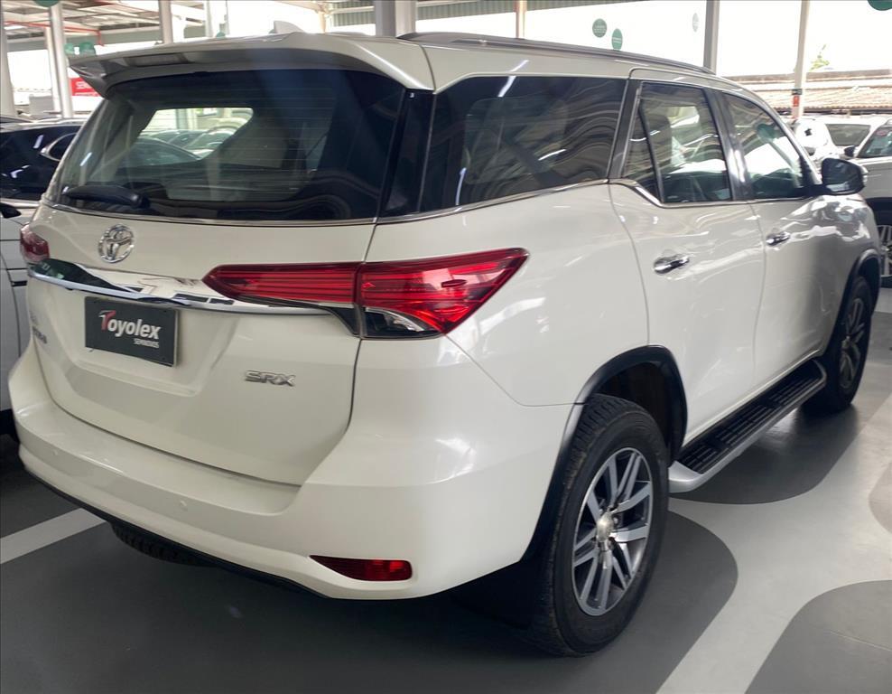 Toyota HILUX SW4