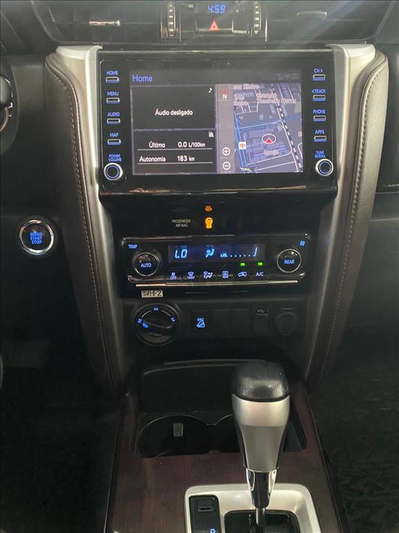 Toyota HILUX SW4