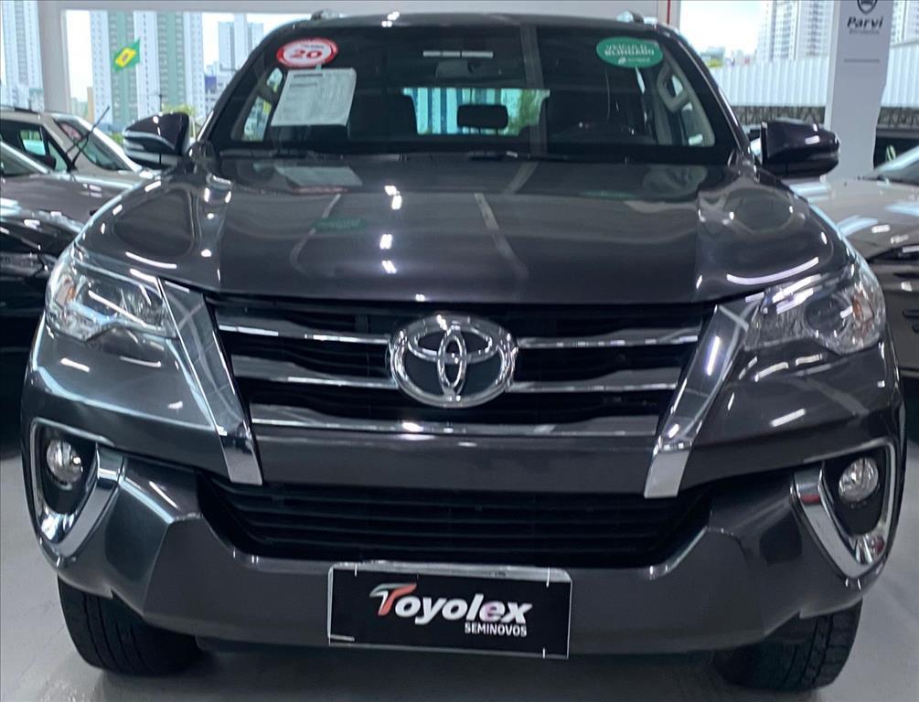 Toyota HILUX SW4