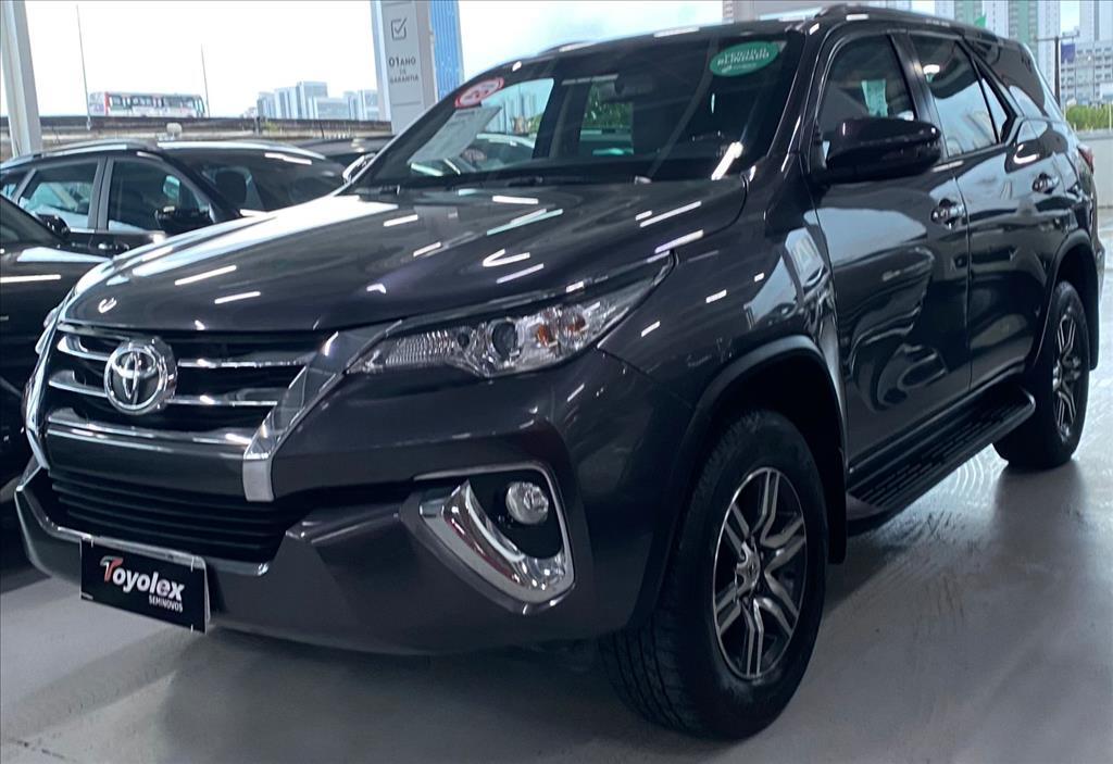 Toyota HILUX SW4