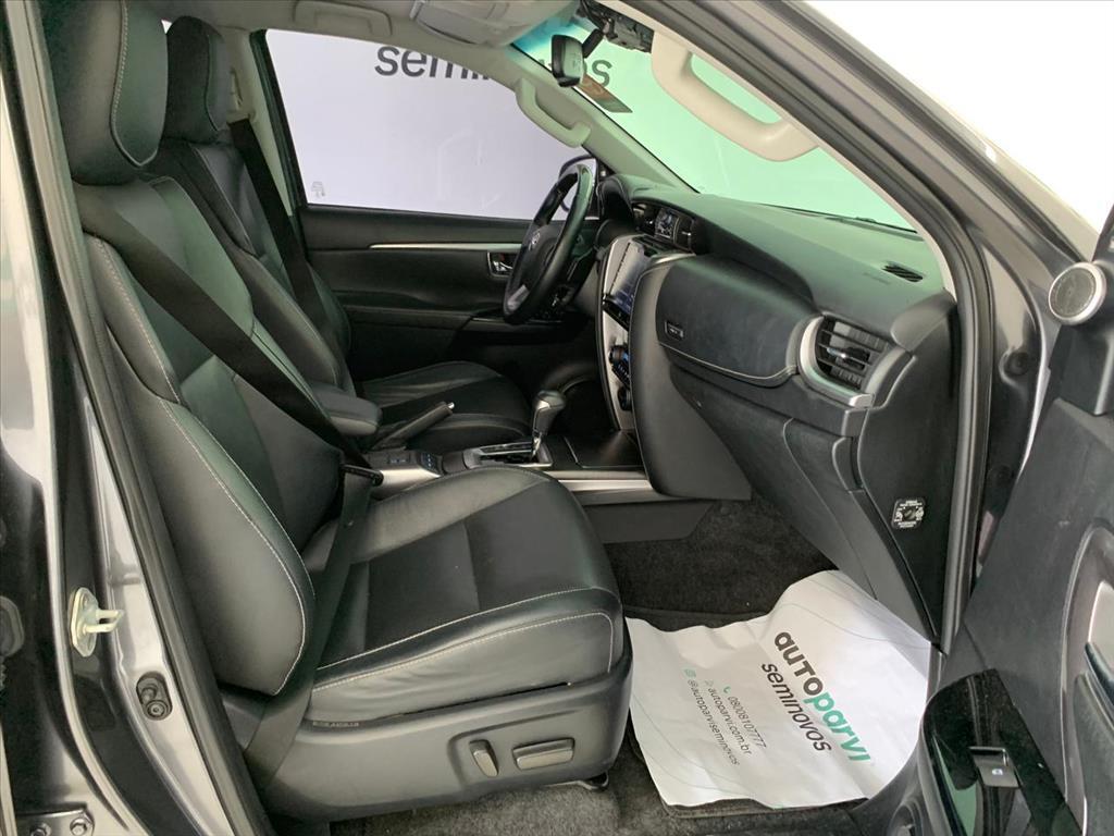 Toyota HILUX SW4