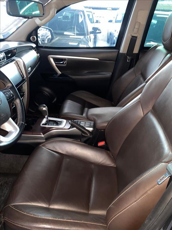 Toyota HILUX SW4