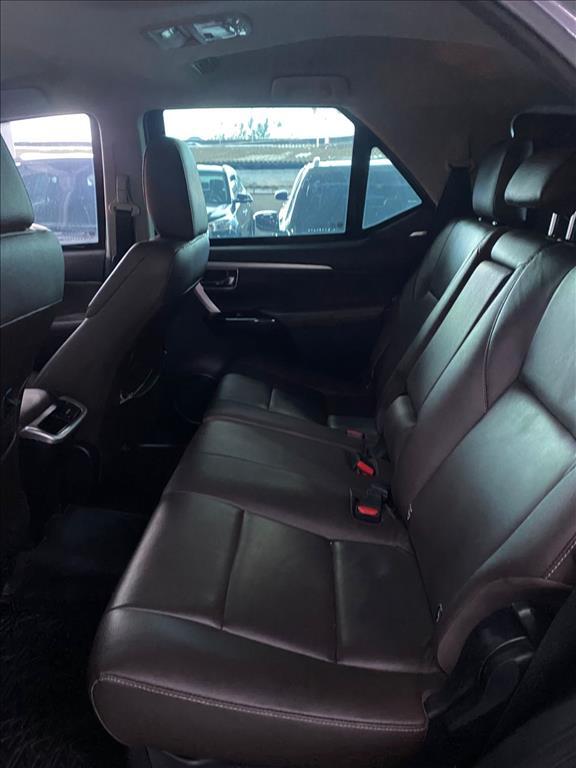 Toyota HILUX SW4