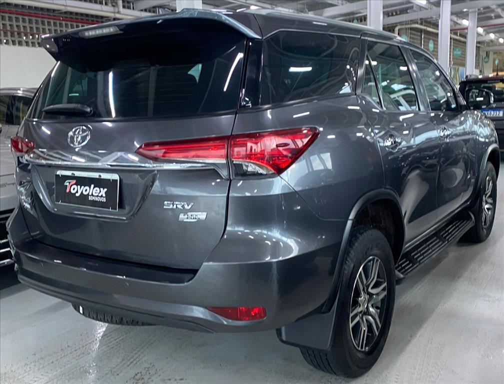 Toyota HILUX SW4
