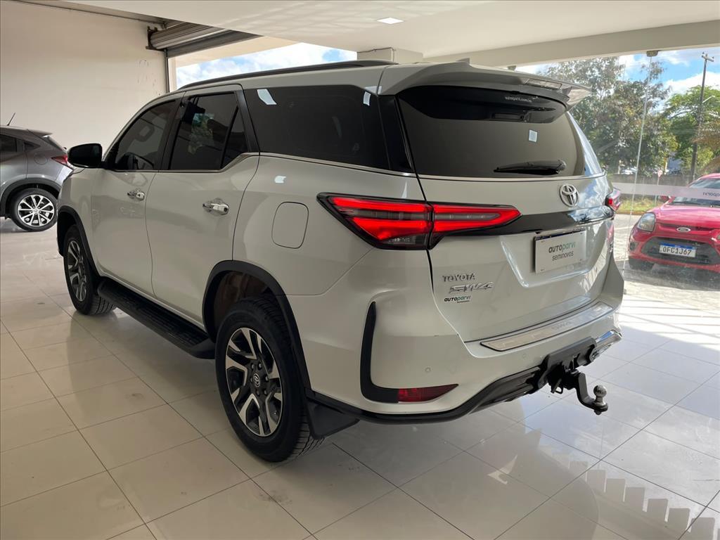 Toyota HILUX SW4