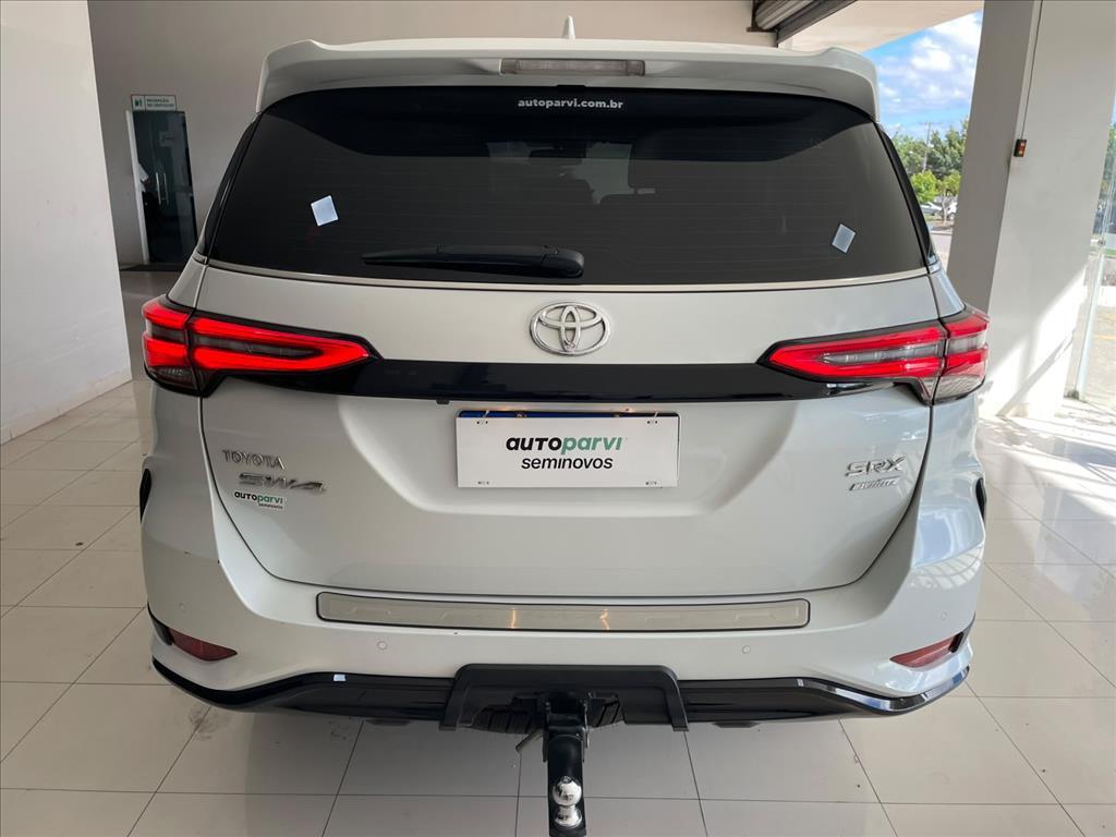 Toyota HILUX SW4