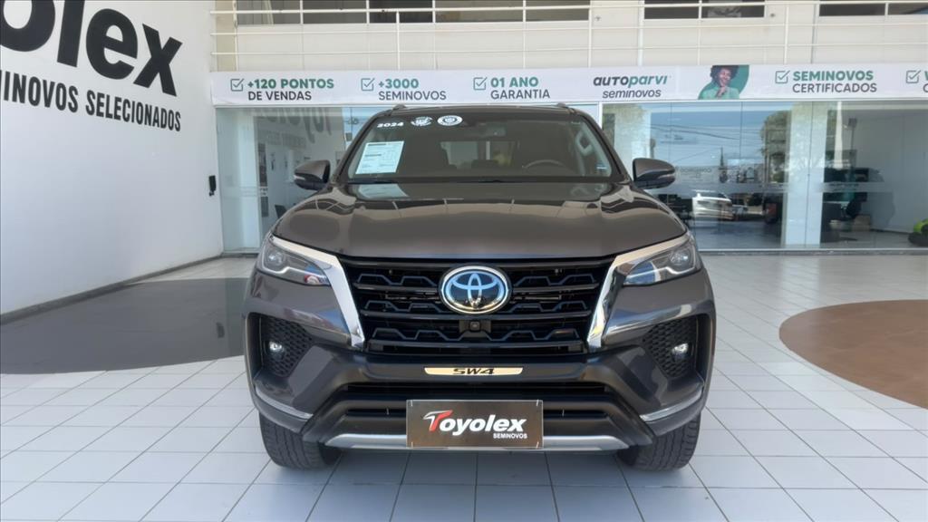Toyota HILUX SW4