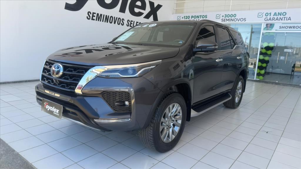 Toyota HILUX SW4