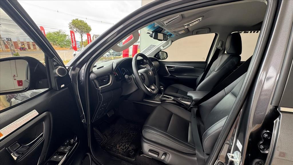Toyota HILUX SW4