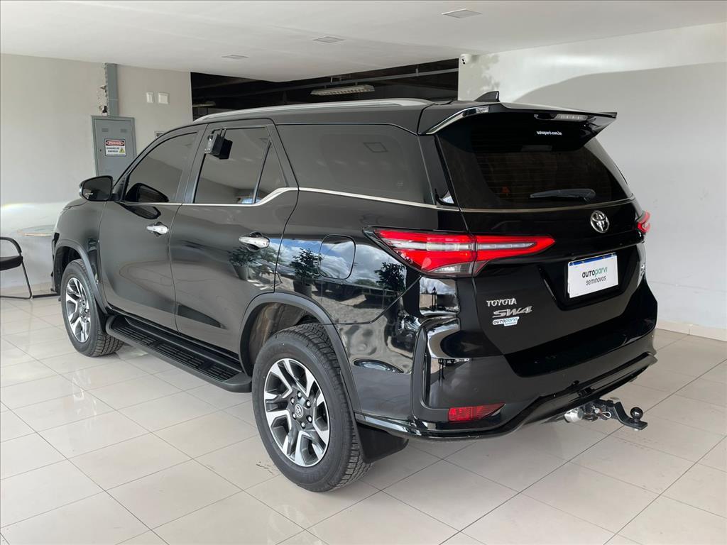 Toyota HILUX SW4