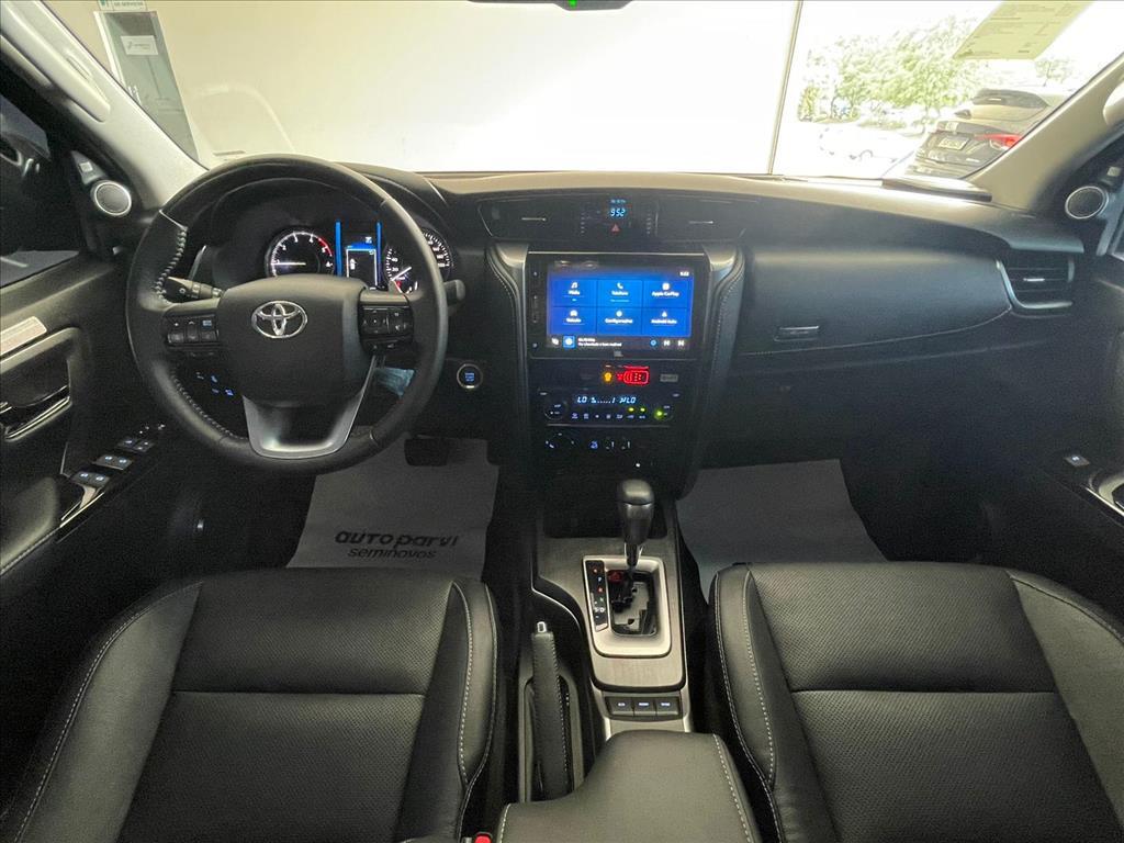 Toyota HILUX SW4