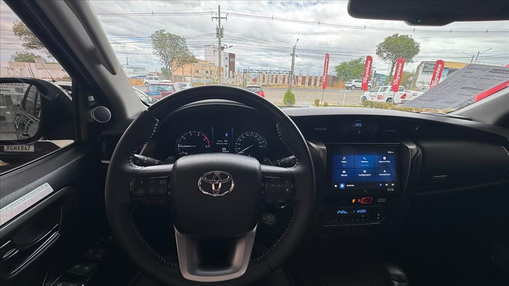 Toyota HILUX SW4